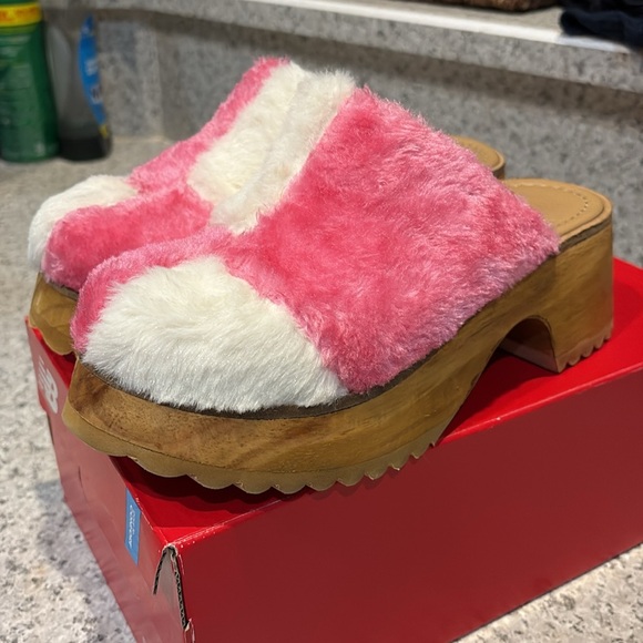Urban Outfitters Shoes - Urban Outfitters Pink & White Checker Board Wooden Clogs Sz 8